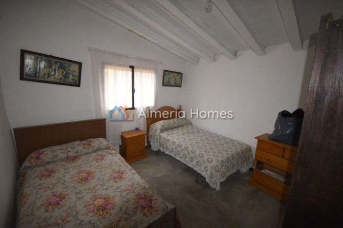 Image No.11-6 Bed Country House for sale