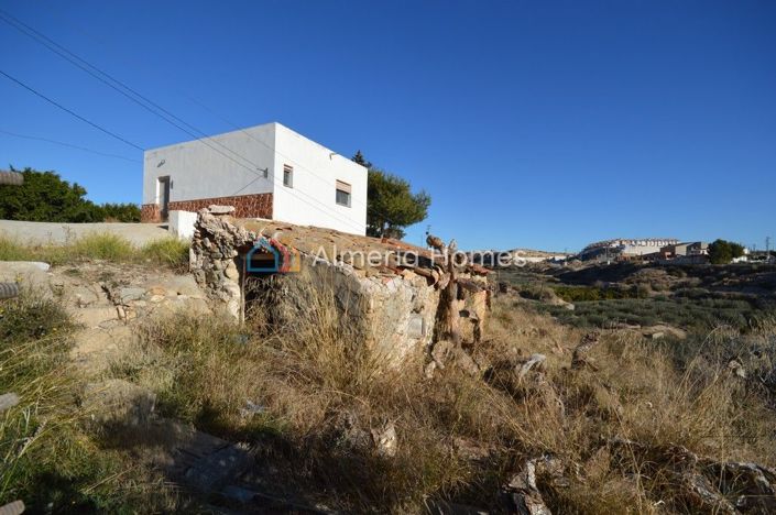 Image No.15-4 Bed Country House for sale