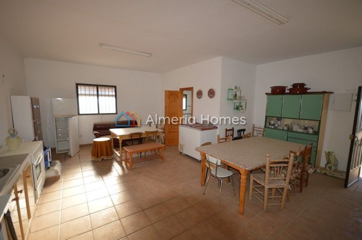 Image No.16-4 Bed Country House for sale