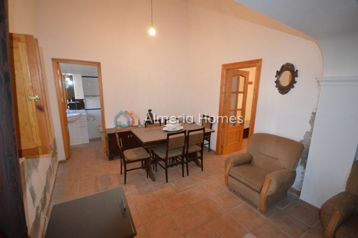 Image No.6-4 Bed Country House for sale