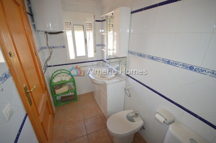 Image No.7-4 Bed Country House for sale