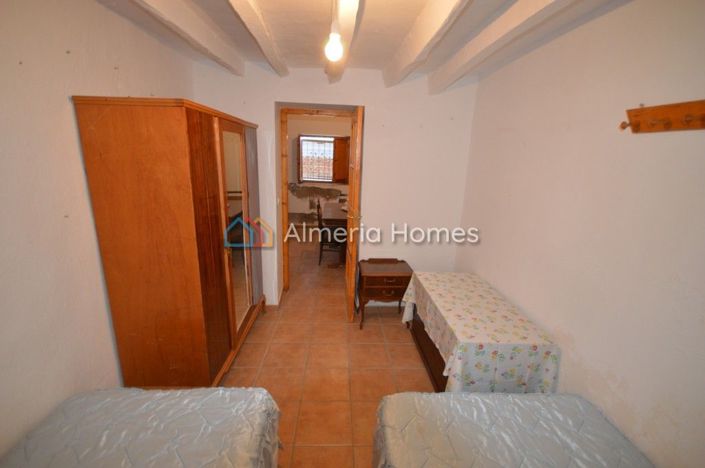 Image No.9-4 Bed Country House for sale