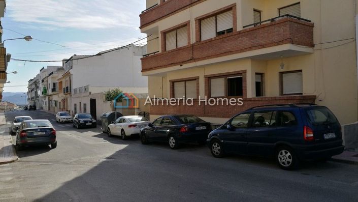 Image No.1-4 Bed Apartment for sale