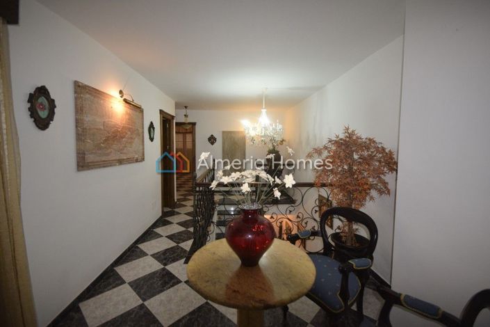 Image No.18-4 Bed Townhouse for sale