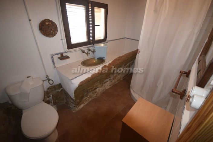 Image No.10-3 Bed Country House for sale