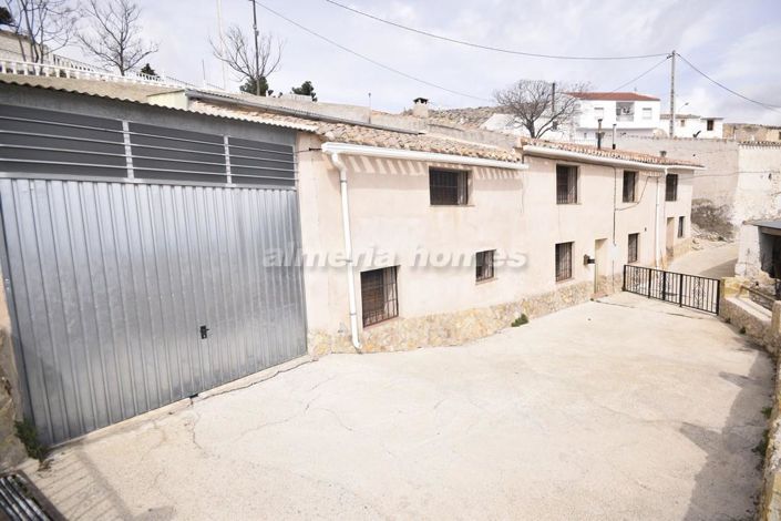 Image No.15-3 Bed Country House for sale