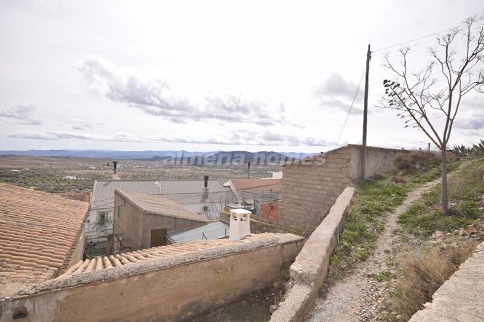 Image No.19-3 Bed Country House for sale