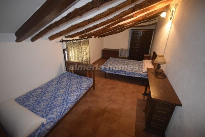 Image No.6-3 Bed Country House for sale