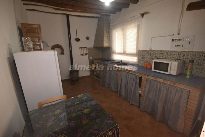 Image No.9-3 Bed Country House for sale