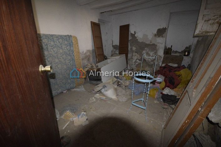 Image No.11-5 Bed Country House for sale