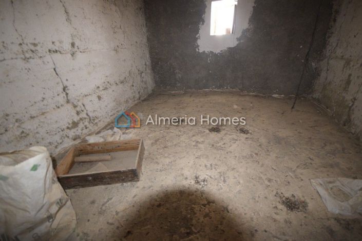 Image No.13-5 Bed Country House for sale