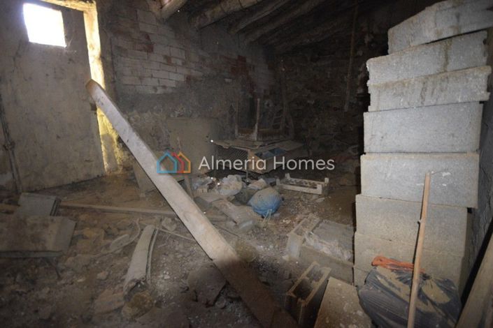 Image No.15-5 Bed Country House for sale