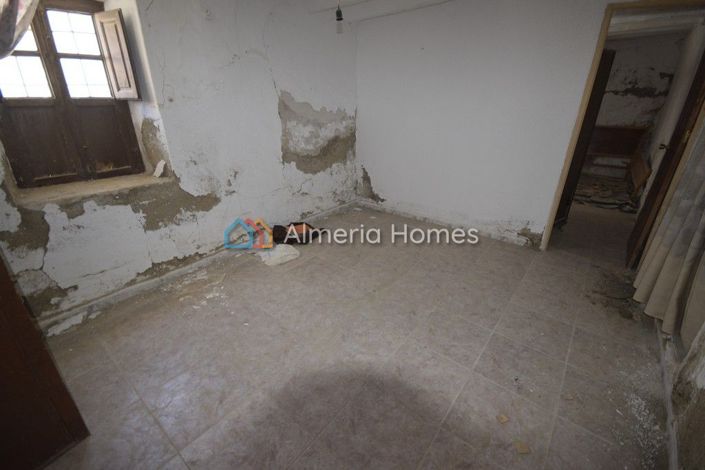 Image No.4-5 Bed Country House for sale