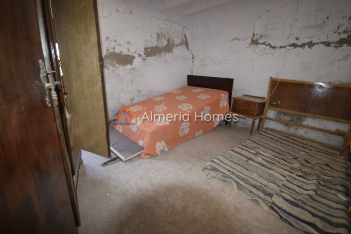 Image No.5-5 Bed Country House for sale