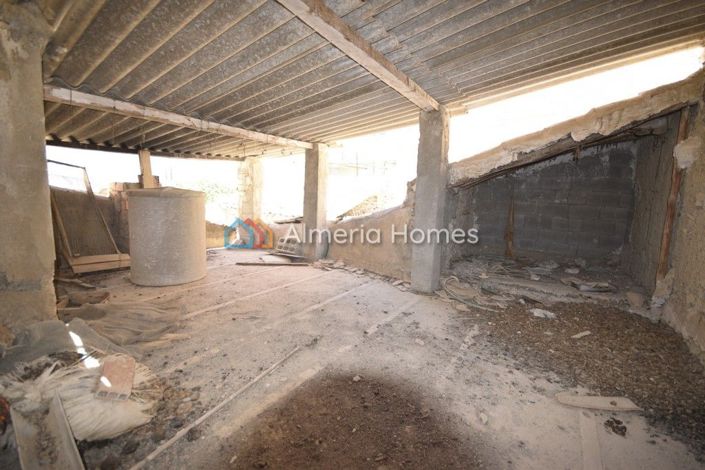 Image No.8-5 Bed Country House for sale