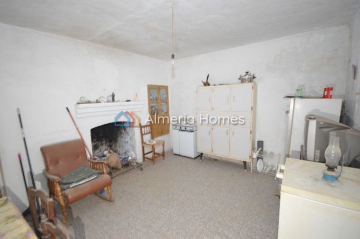Image No.14-3 Bed Country House for sale