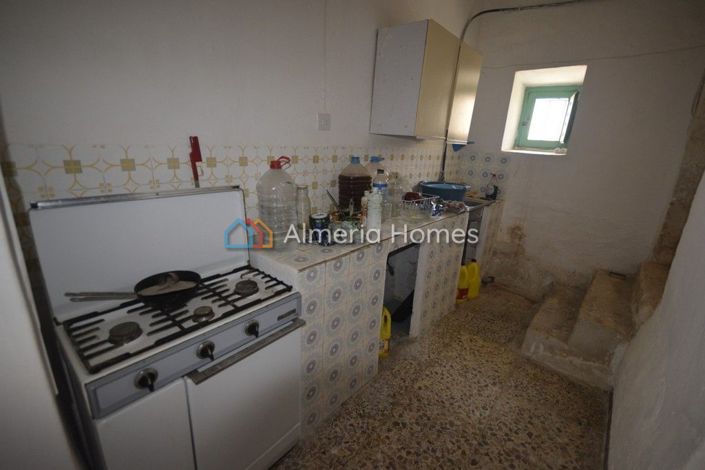 Image No.12-4 Bed Country House for sale