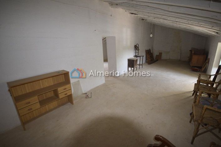 Image No.16-4 Bed Country House for sale