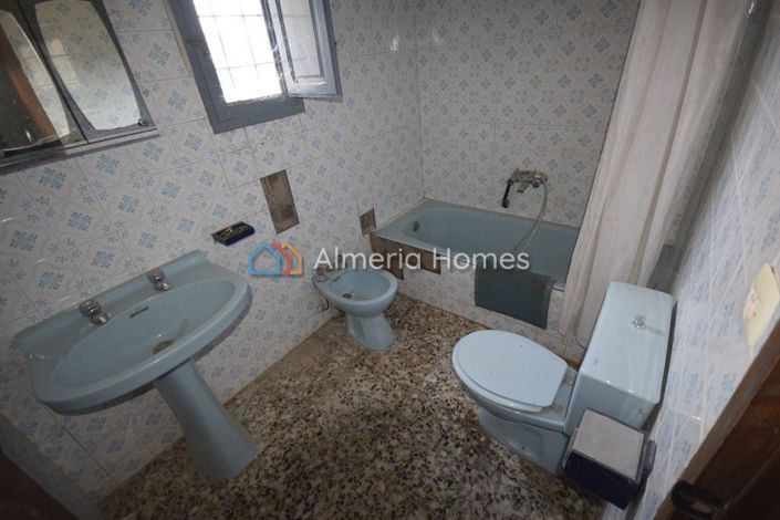 Image No.9-4 Bed Country House for sale