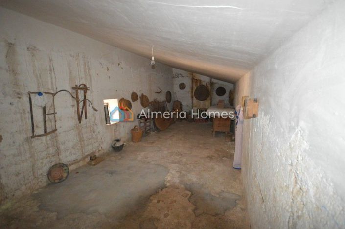 Image No.11-3 Bed Country House for sale