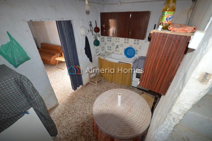 Image No.8-3 Bed Country House for sale