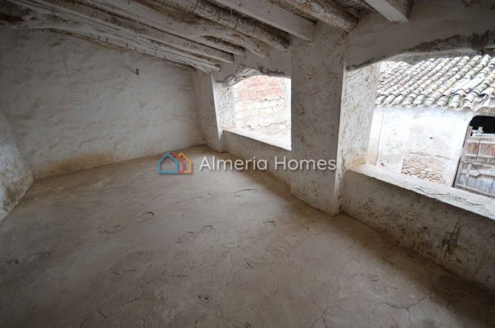 Image No.14-3 Bed Townhouse for sale