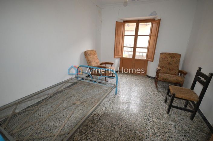 Image No.16-3 Bed Townhouse for sale