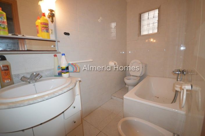 Image No.9-3 Bed Townhouse for sale