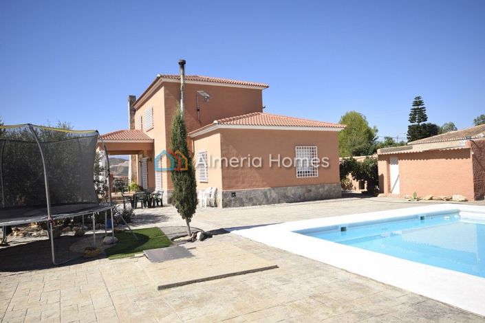 Image No.1-5 Bed Villa for sale