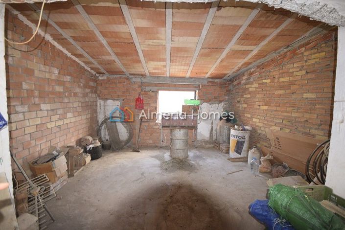 Image No.15-4 Bed Townhouse for sale