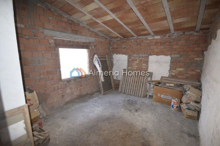 Image No.16-4 Bed Townhouse for sale