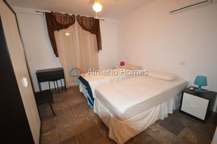 Image No.10-6 Bed Country House for sale