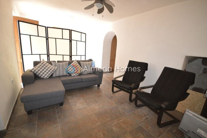 Image No.3-6 Bed Country House for sale