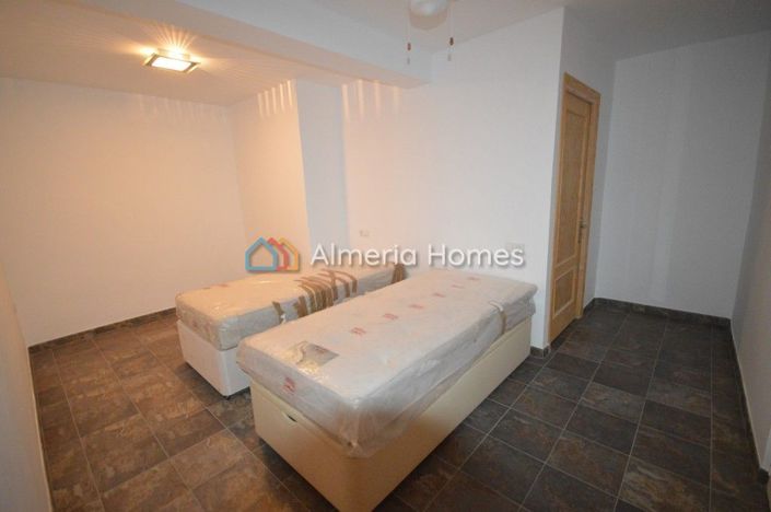 Image No.6-6 Bed Country House for sale