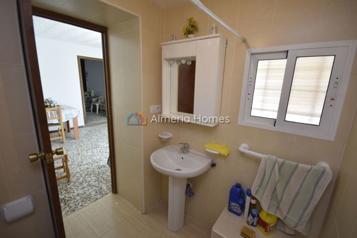 Image No.11-3 Bed Country House for sale