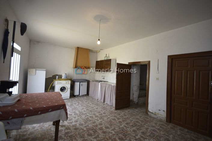 Image No.15-3 Bed Country House for sale
