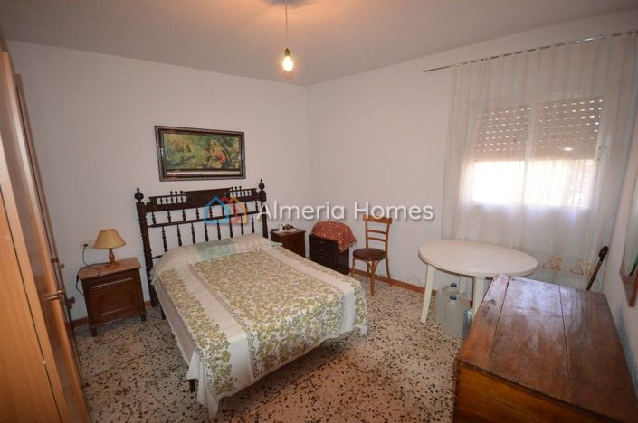 Image No.5-3 Bed Country House for sale