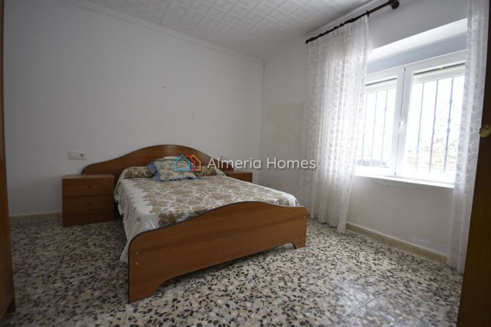 Image No.6-3 Bed Country House for sale