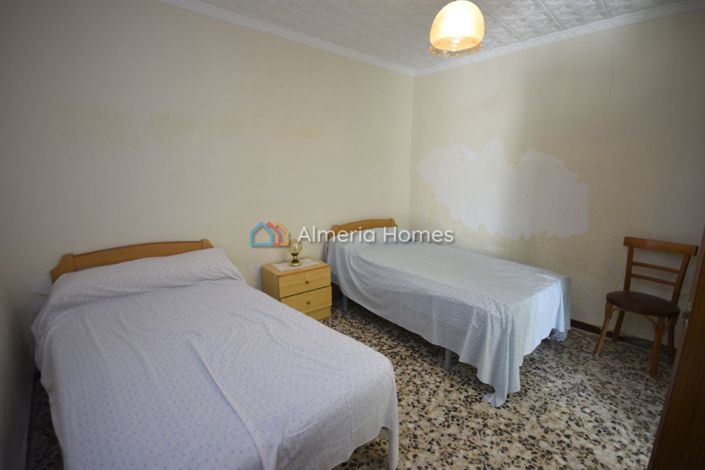Image No.7-3 Bed Country House for sale