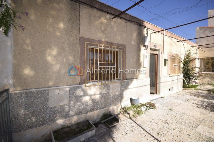 Image No.2-Maison de ville de 4 chambres à vendre à Almeria