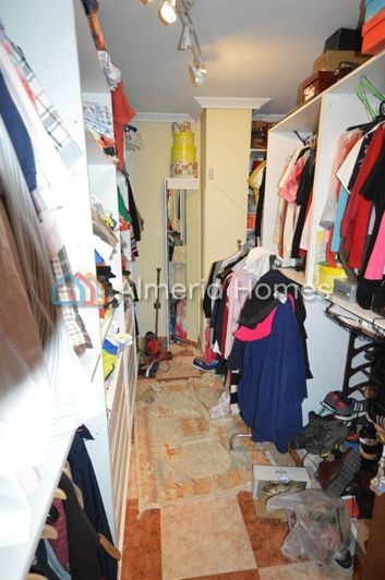 Image No.10-3 Bed Townhouse for sale