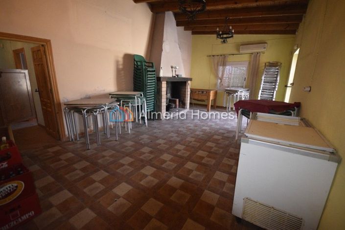 Image No.10-1 Bed Country House for sale