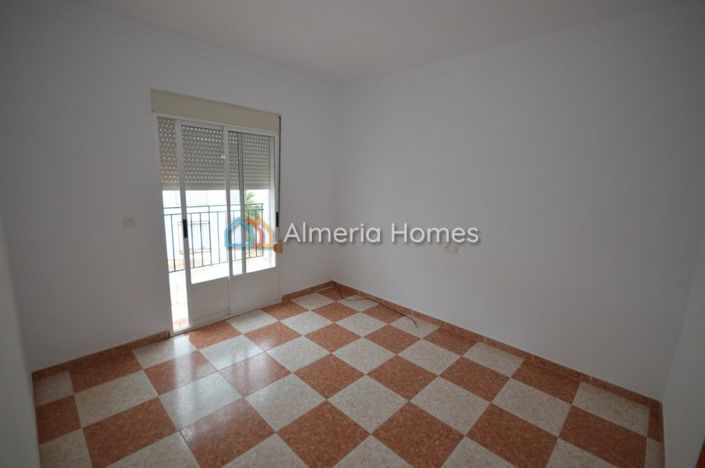 Image No.8-3 Bed Duplex for sale