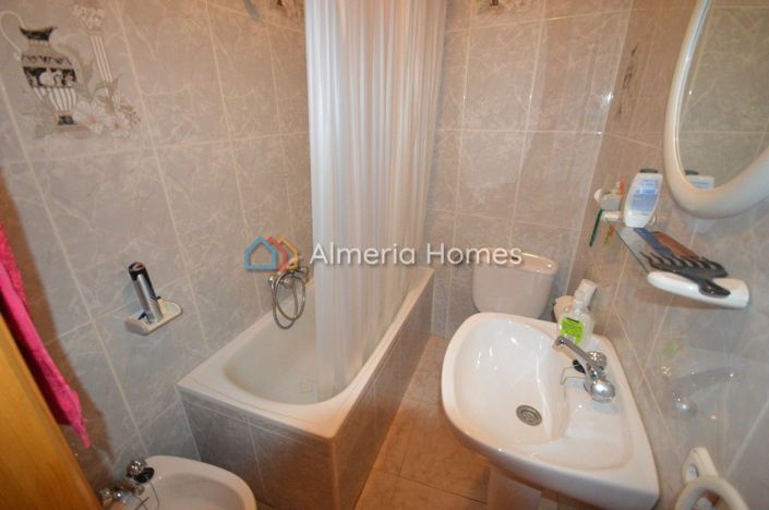 Image No.7-3 Bed Townhouse for sale