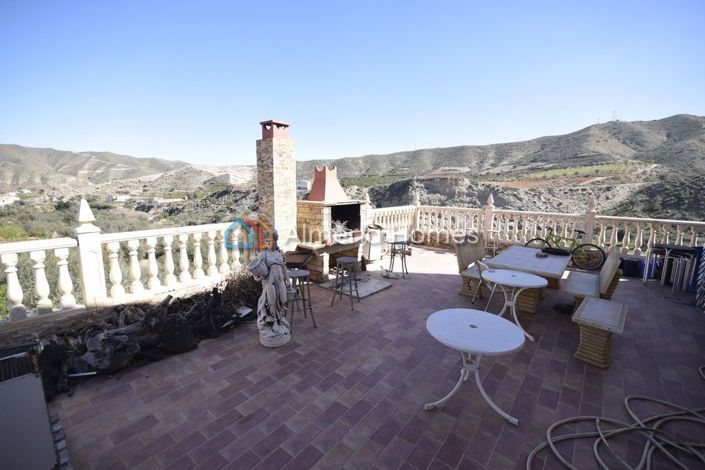 Image No.18-4 Bed Townhouse for sale