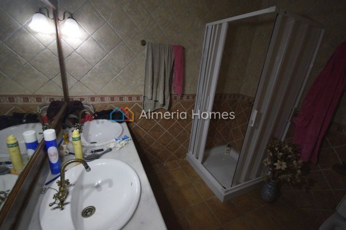 Image No.6-4 Bed Townhouse for sale