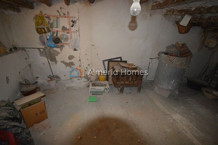 Image No.11-5 Bed Townhouse for sale