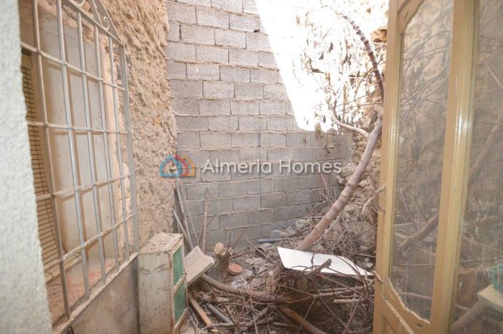 Image No.8-5 Bed Townhouse for sale