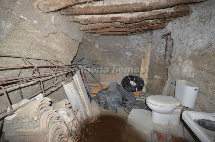 Image No.15-2 Bed Village House for sale