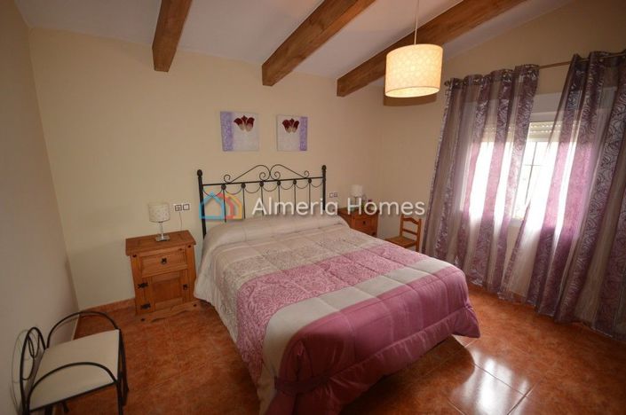 Image No.15-3 Bed Country House for sale